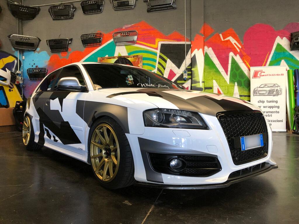 Wrap Audi A3 bianco / grigio / nero